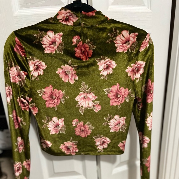 Forever 21 flower crop top - Picture 7 of 11